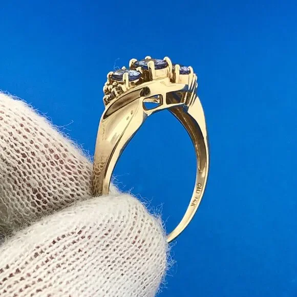Gorgeous 14k Yellow Gold Oval Triple Tanzanite Diamond Twist Ring Size 9.75